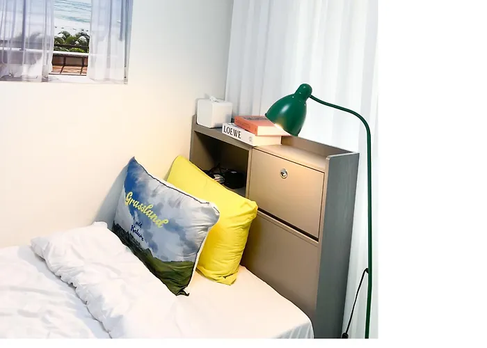 Near Lotte World, Kspo Dome, Coex, Olympic Park, 2 Rooms, 1 Queen Beds, 2single Bed, 4 People *