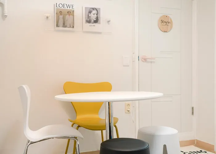 Near Lotte World, Kspo Dome, Coex, Olympic Park, 2 Rooms, 1 Queen Beds, 2single Bed, 4 People Apartment Seoul